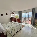 Lejlighed Sunlit Oasis - Garden, Pool & Sauna