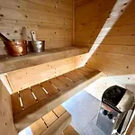 Sunlit Oasis - Garden, Pool & Sauna *